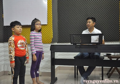 lớp học thanh nhạc cho trẻ em