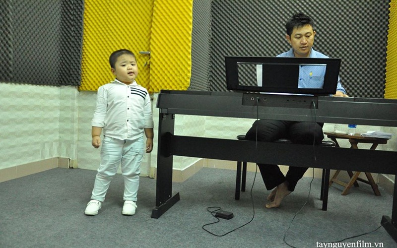 Khóa học hát cho bé hè 2020