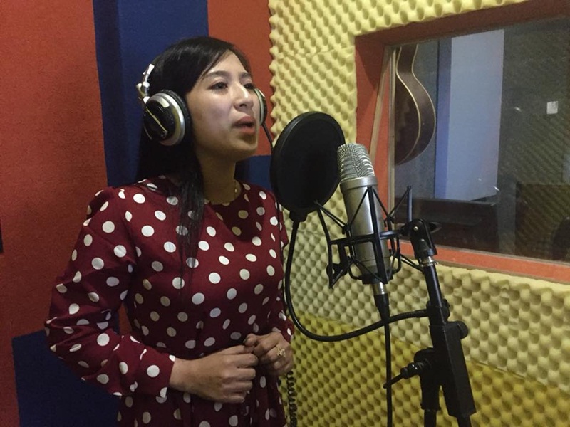 Lớp học hát 1 kèm 1