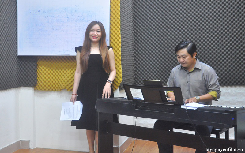 lớp dạy học hát karaoke online