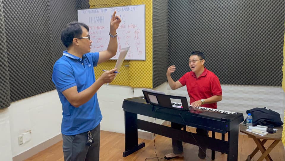 lop-hoc-thanh-nhac-hoc-vien-tay-nguyen-phim