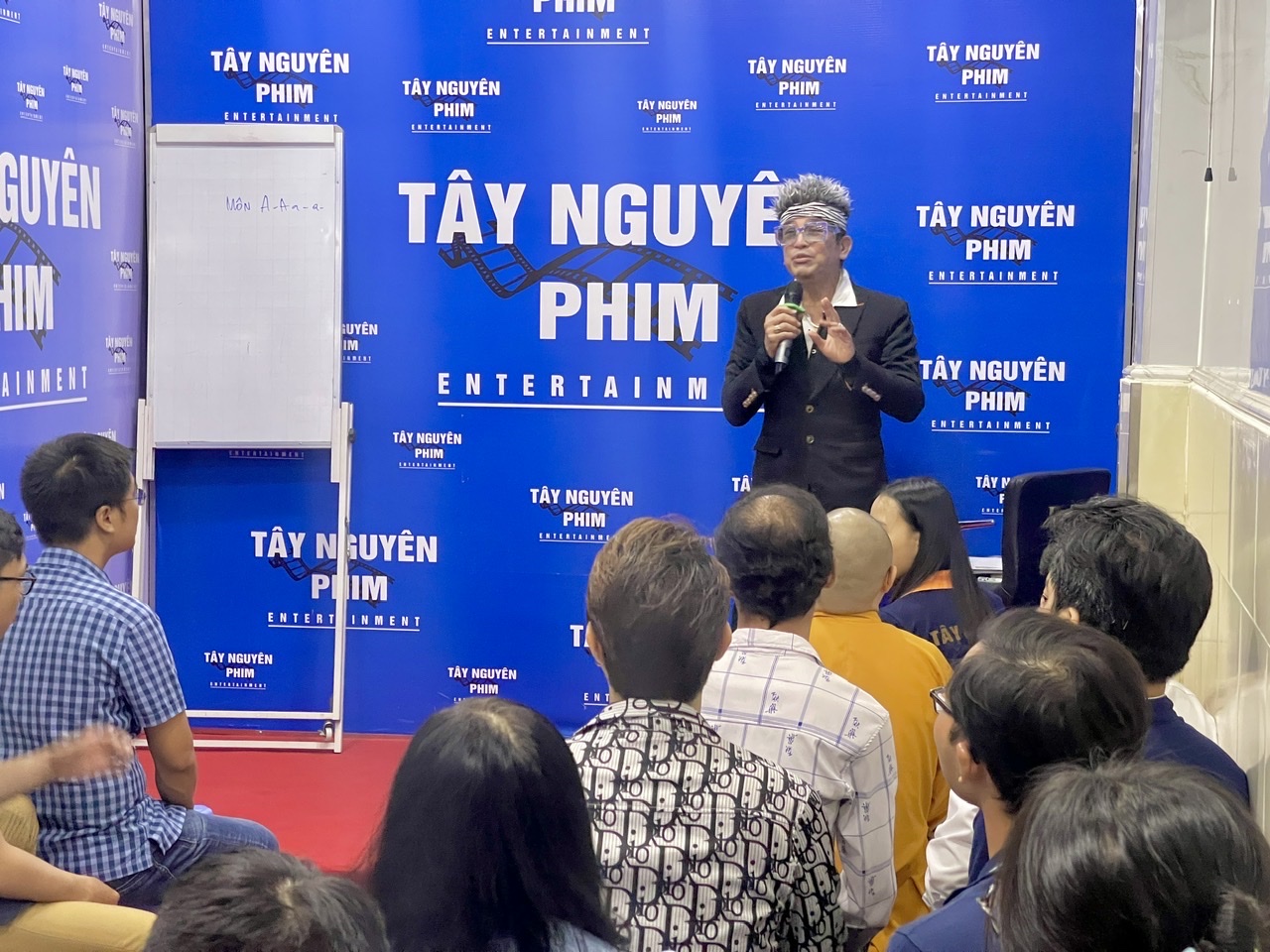 dao-tao-ky-nang-quan-ly-nganh-giai-tri-tai-tphcm