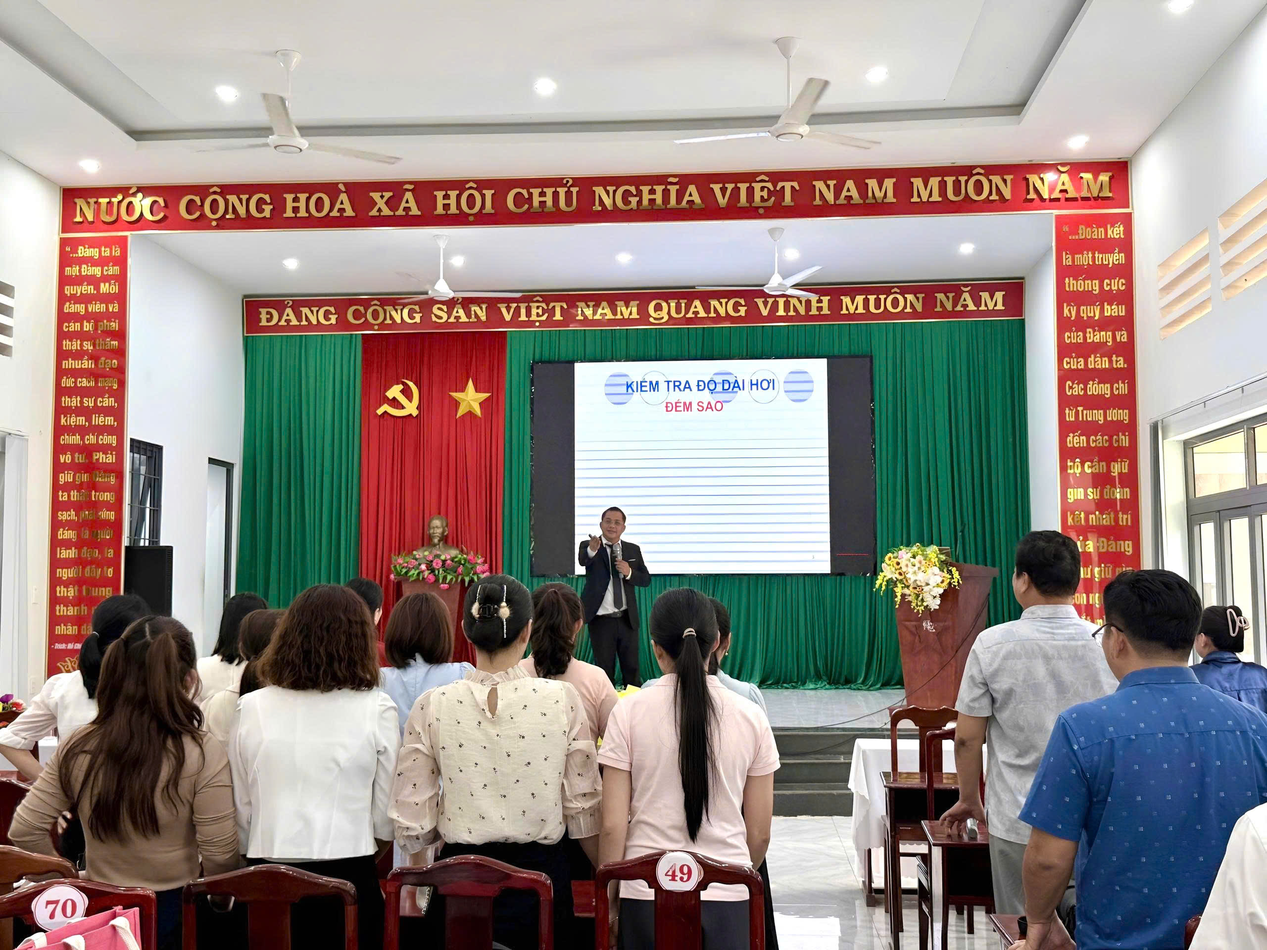 khoa-hoc-ky-nang-huan-luyen-nhan-vien