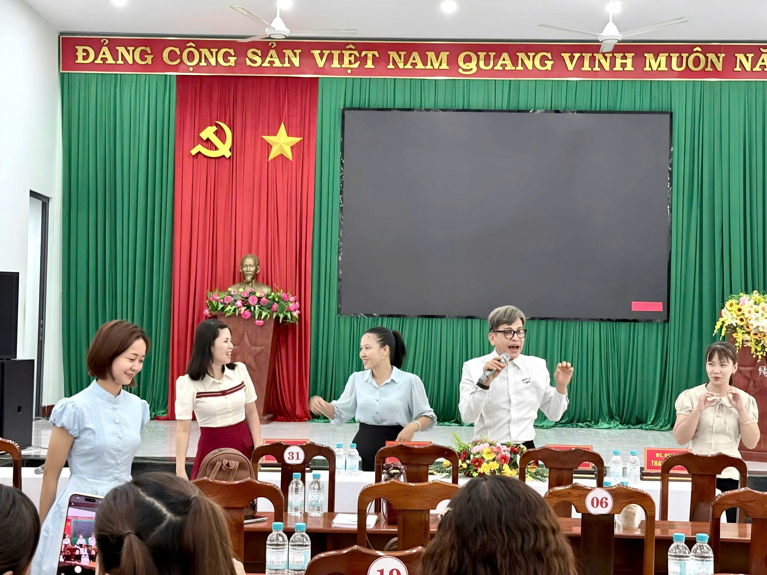 khoa-quan-ly-showbiz-va-nghe-thuat-chuyen-nghiep