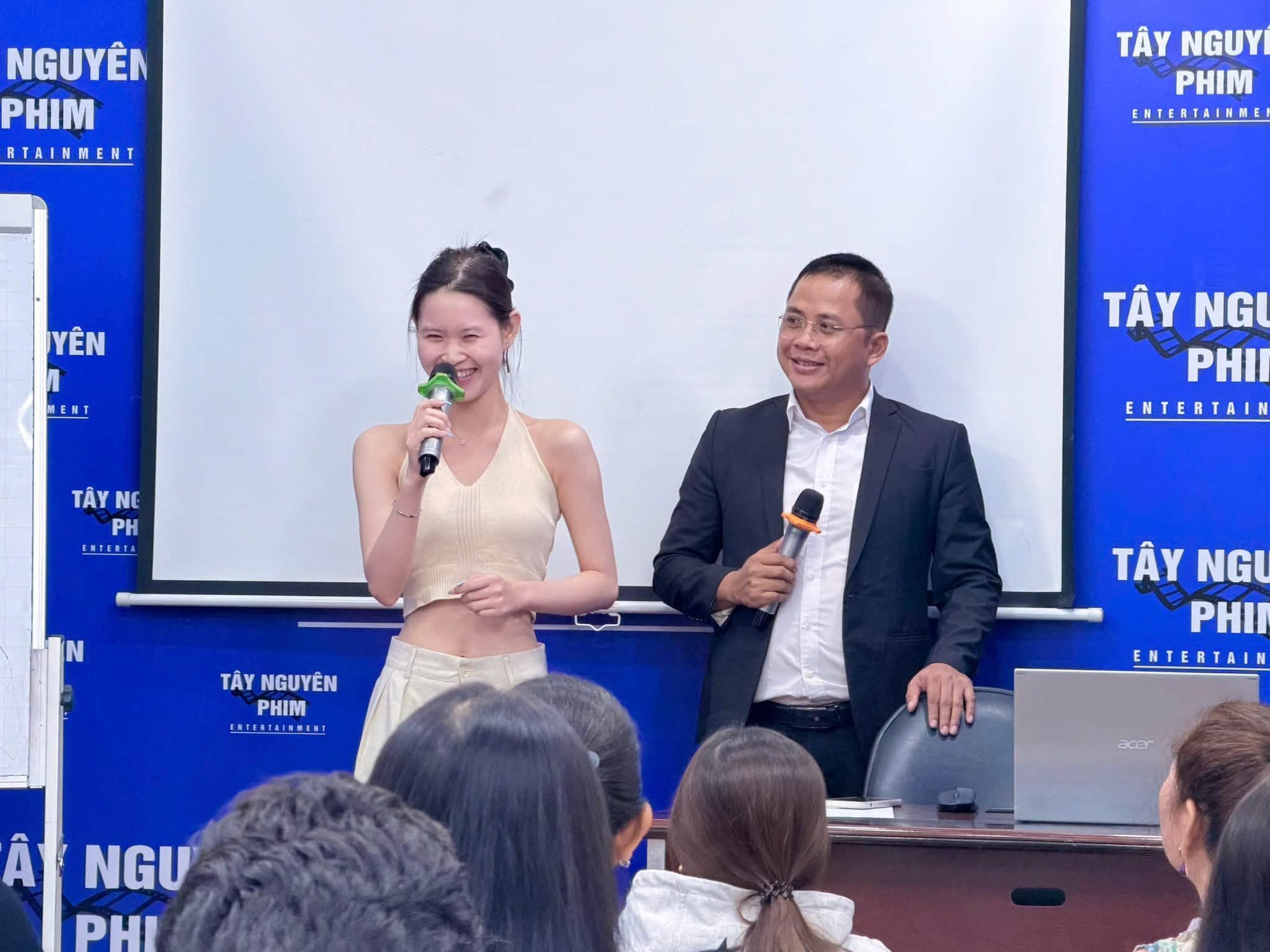 khoa-hoc-livestream-chuyen-nghiep-tai-tphcm